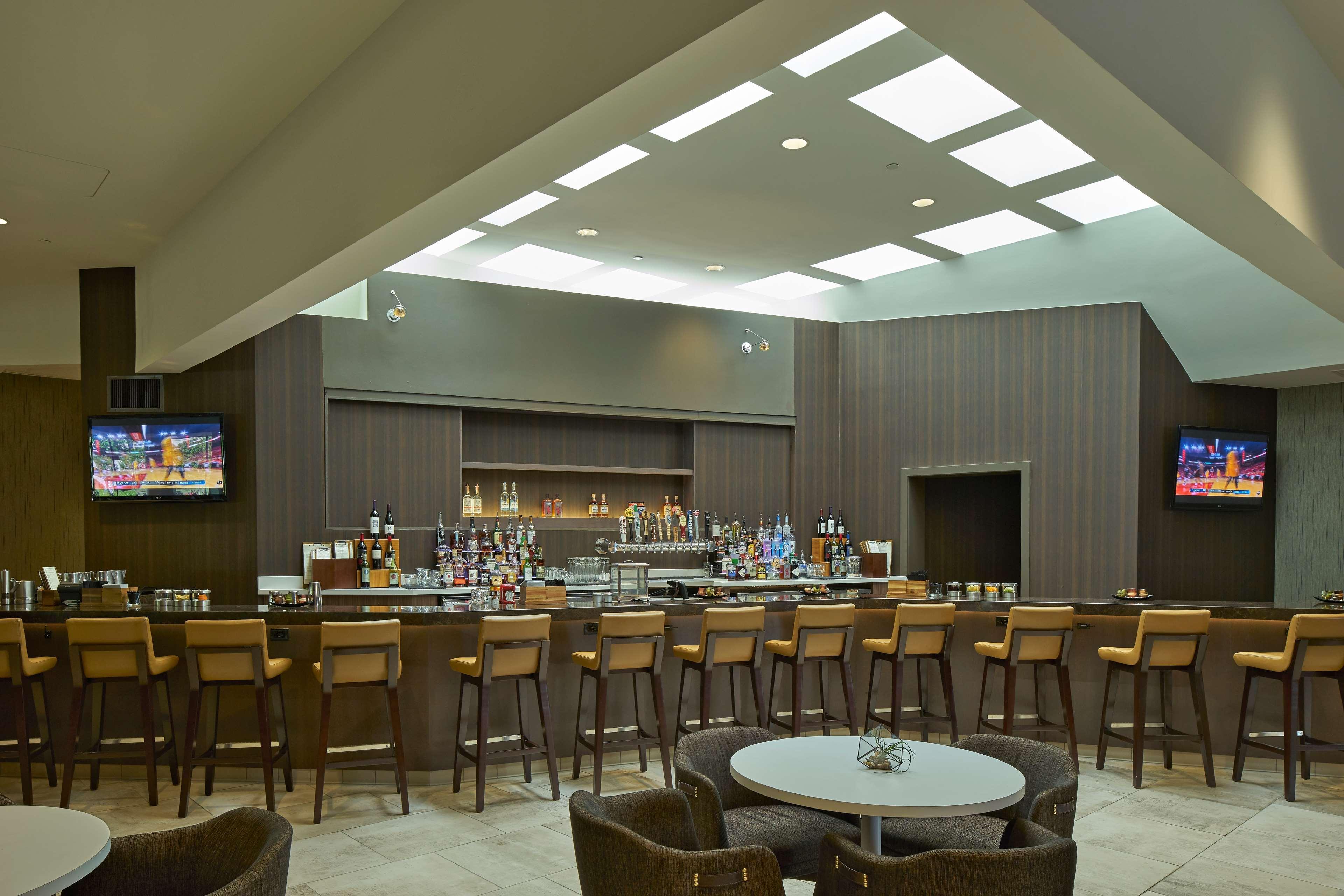 Hilton Raleigh North Hills Hotel Kültér fotó