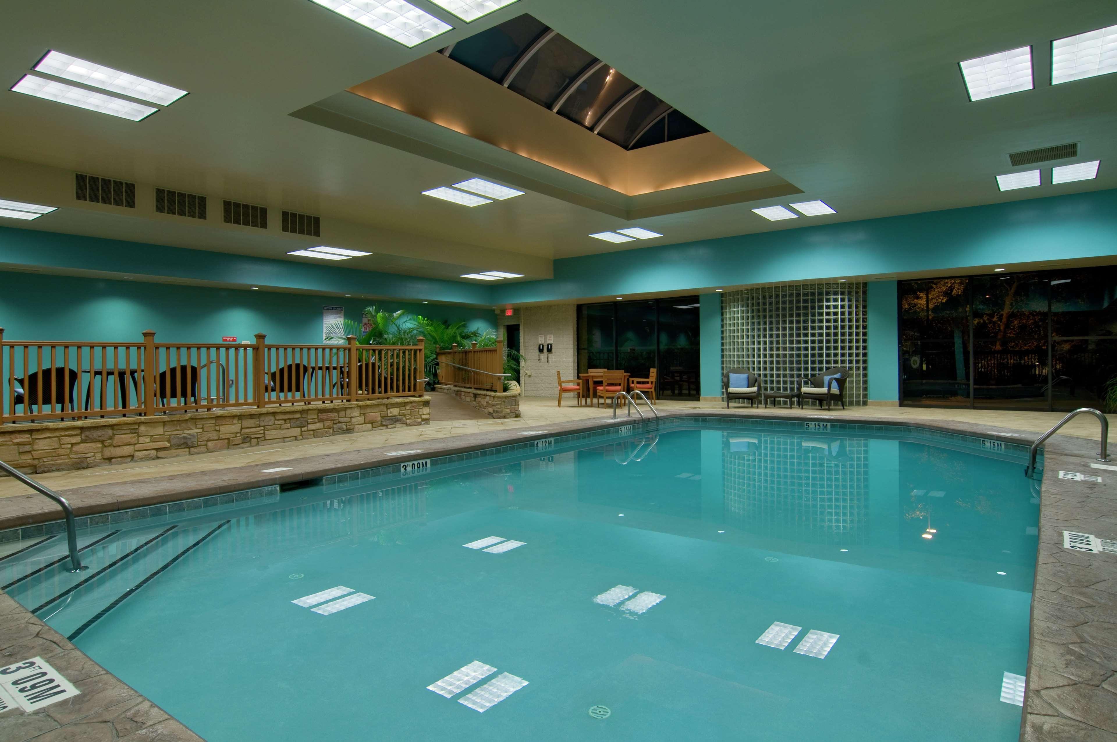 Hilton Raleigh North Hills Hotel Kültér fotó