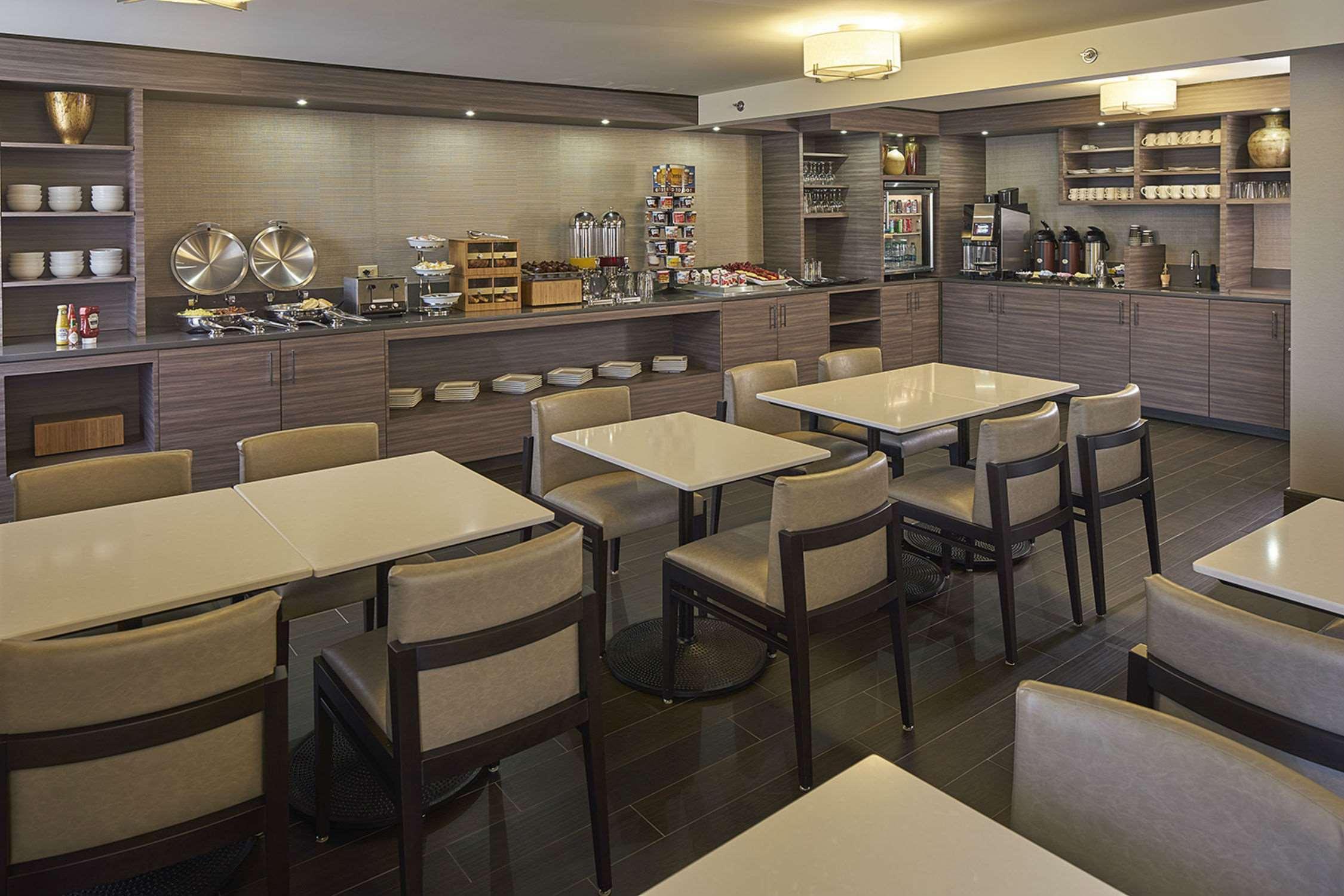 Hilton Raleigh North Hills Hotel Kültér fotó