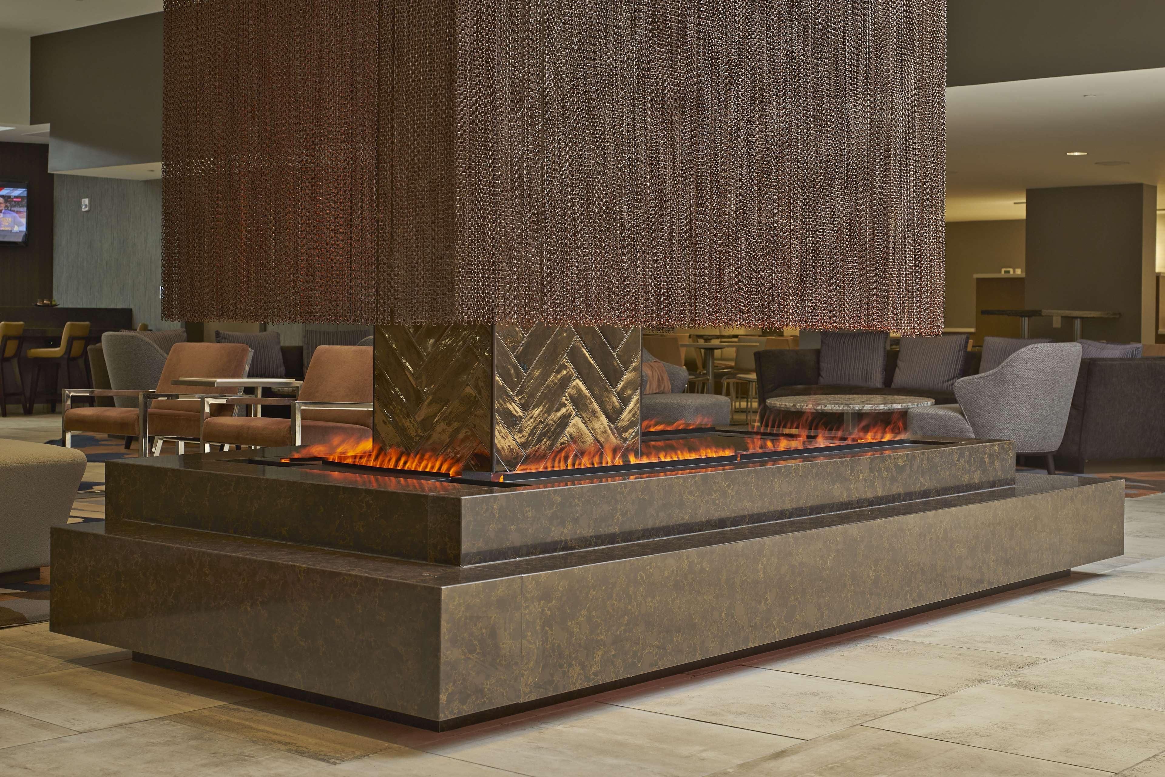 Hilton Raleigh North Hills Hotel Beltér fotó