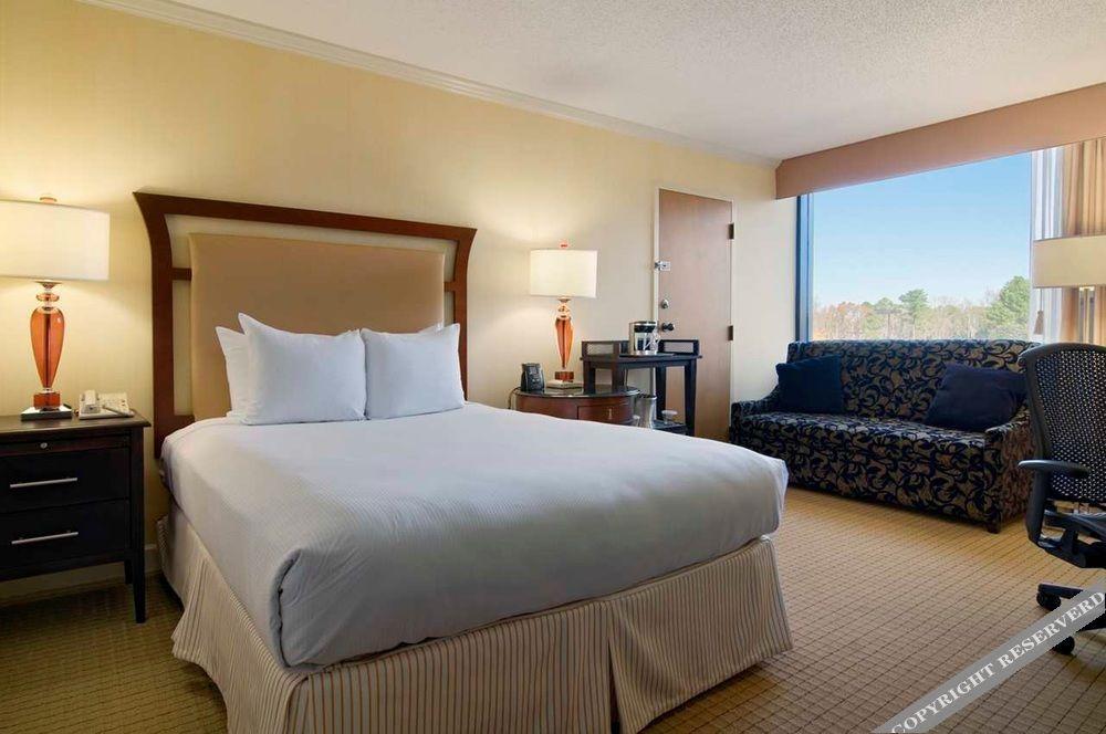 Hilton Raleigh North Hills Hotel Kültér fotó
